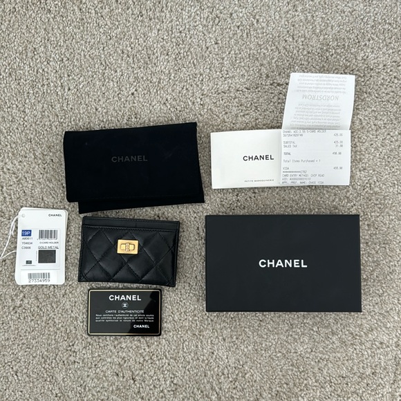 CHANEL O-card holder black on gold metal. 100% authentic - Picture 4 of 6